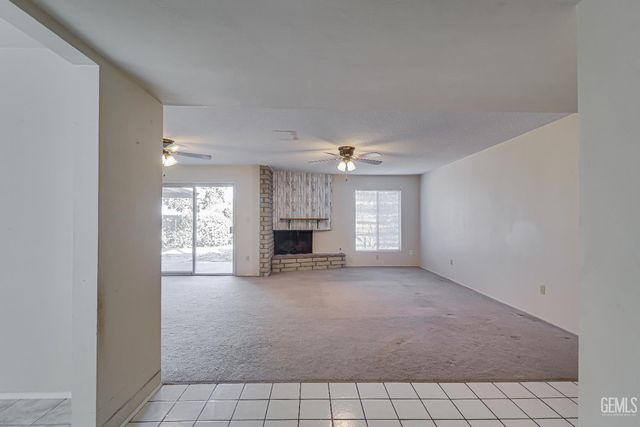 112 Angell Street, Bakersfield, CA 93309