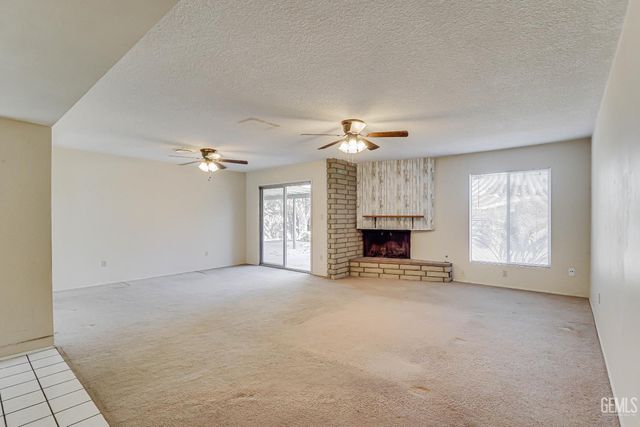 112 Angell Street, Bakersfield, CA 93309