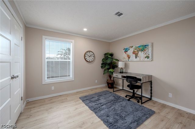 93 Poinsettia DR, Fort Myers, FL 33905