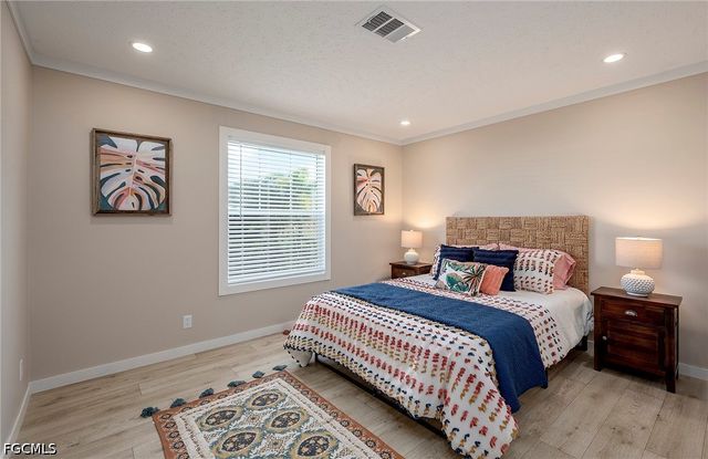 93 Poinsettia DR, Fort Myers, FL 33905