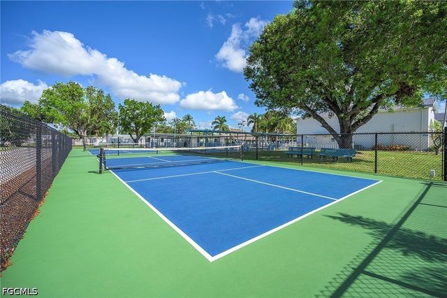 93 Poinsettia DR, Fort Myers, FL 33905