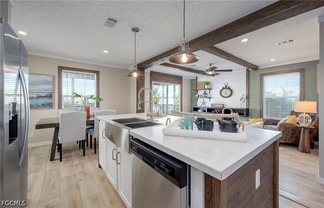 93 Poinsettia DR, Fort Myers, FL 33905