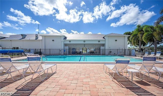 93 Poinsettia DR, Fort Myers, FL 33905