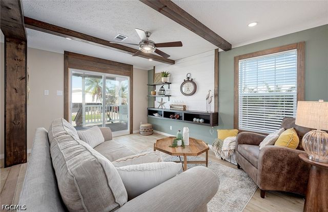 93 Poinsettia DR, Fort Myers, FL 33905