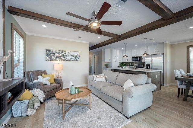 93 Poinsettia DR, Fort Myers, FL 33905