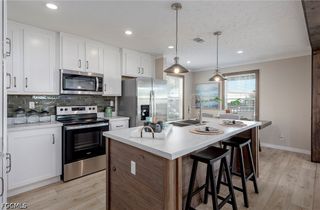 93 Poinsettia DR, Fort Myers, FL 33905