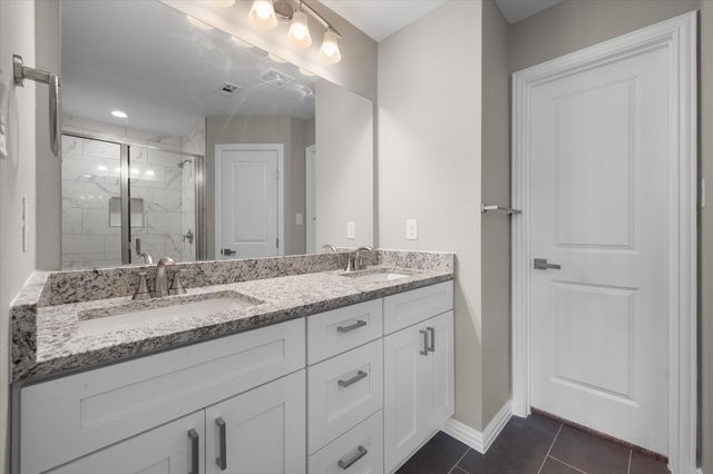 708 E 16TH Avenue, Corsicana, TX 75110