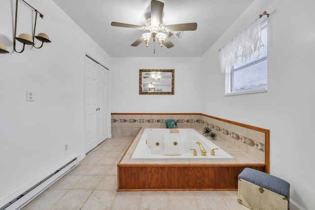 2414 Mayfield DR, Roanoke, VA 24014