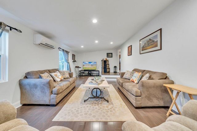 2414 Mayfield DR, Roanoke, VA 24014