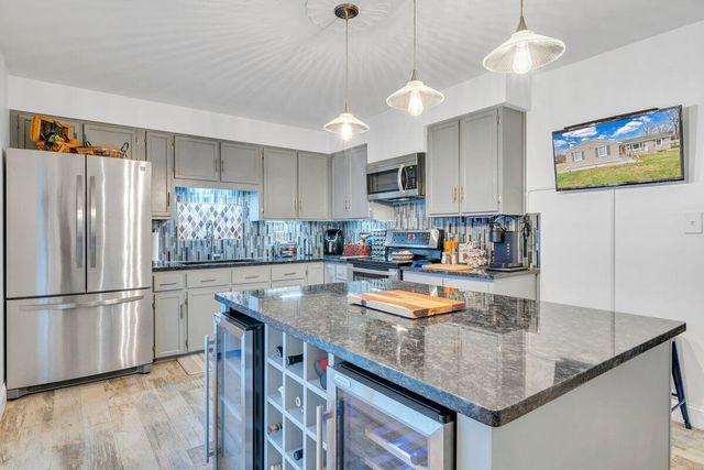 2414 Mayfield DR, Roanoke, VA 24014