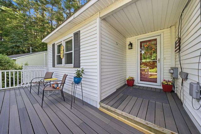 60 Trestle Brook Drive, Nashua, NH 03062