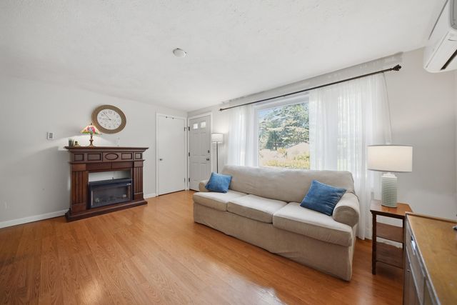 60 Trestle Brook Drive, Nashua, NH 03062