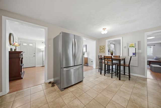 60 Trestle Brook Drive, Nashua, NH 03062