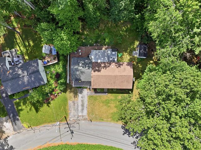 60 Trestle Brook Drive, Nashua, NH 03062