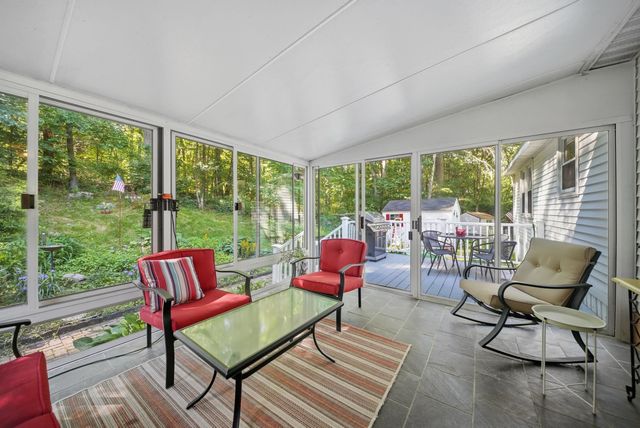 60 Trestle Brook Drive, Nashua, NH 03062