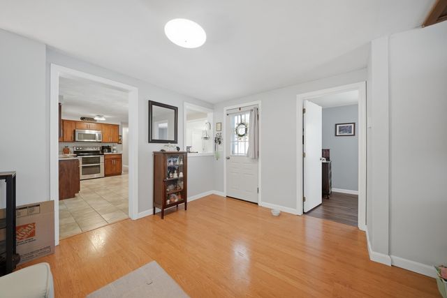 60 Trestle Brook Drive, Nashua, NH 03062