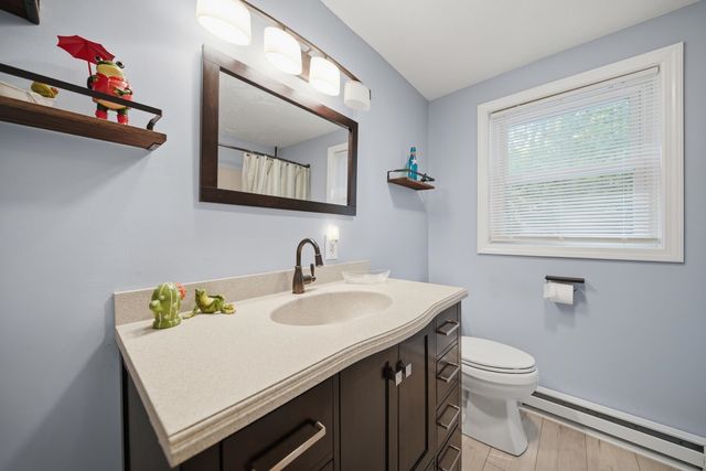60 Trestle Brook Drive, Nashua, NH 03062