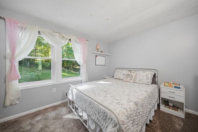 60 Trestle Brook Drive, Nashua, NH 03062