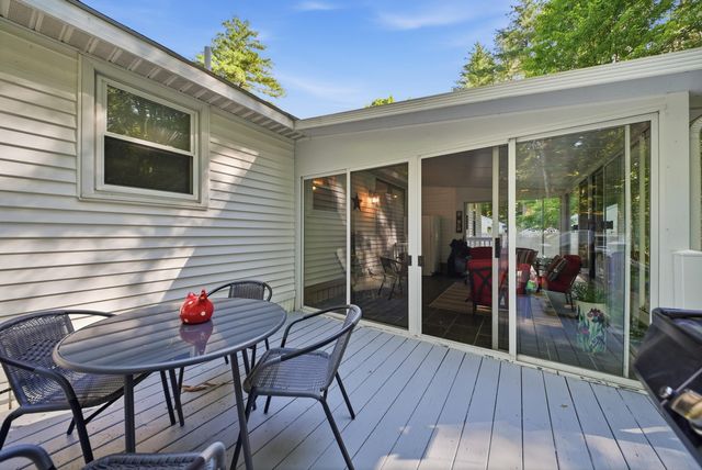 60 Trestle Brook Drive, Nashua, NH 03062