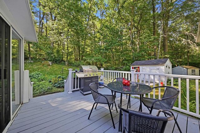 60 Trestle Brook Drive, Nashua, NH 03062