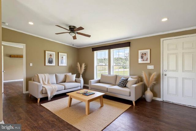 35 DAPPLE GRAY LN, Dover, DE 19904