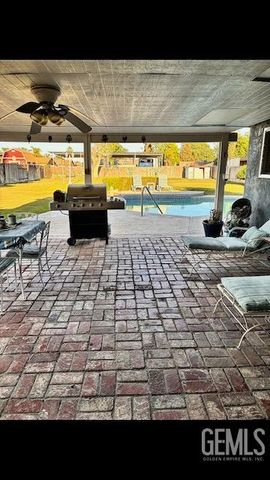 8804 Glenda Street, Bakersfield, CA 93307