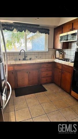 8804 Glenda Street, Bakersfield, CA 93307