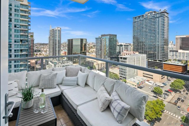 1262 Kettner Blvd 2002, San Diego, CA 92101