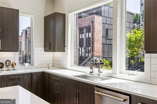 1296 Chelsea Circle NW, Atlanta, GA 30318