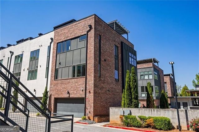 1296 Chelsea Circle NW, Atlanta, GA 30318