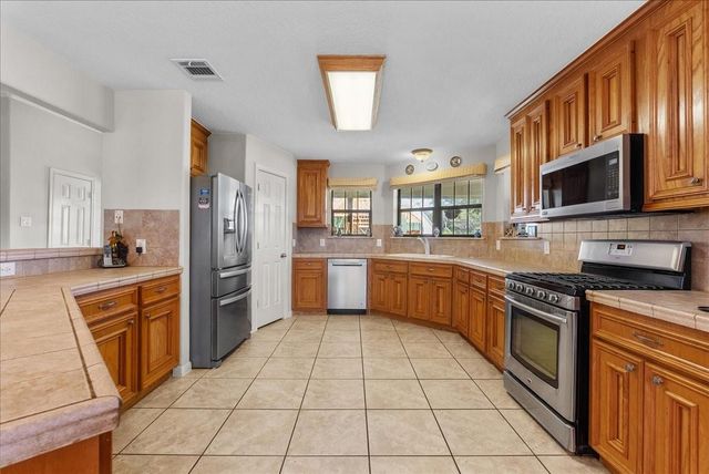 105 Canal Drive, Friendswood, TX 77546