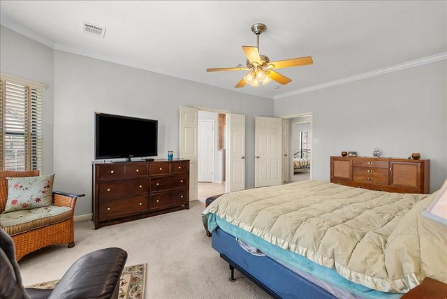 105 Canal Drive, Friendswood, TX 77546