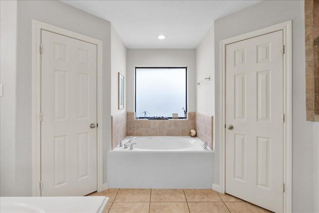 105 Canal Drive, Friendswood, TX 77546