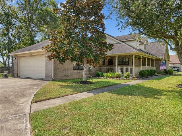 105 Canal Drive, Friendswood, TX 77546