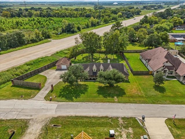 105 Canal Drive, Friendswood, TX 77546