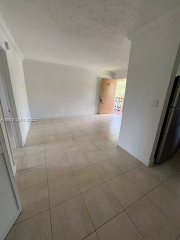 3901 SW 78th Court 219, Miami, FL 33155