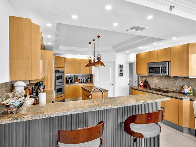 7000 Island Boulevard Ph-06, Aventura, FL 33160