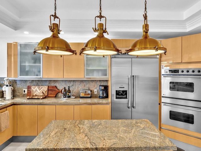 7000 Island Boulevard Ph-06, Aventura, FL 33160