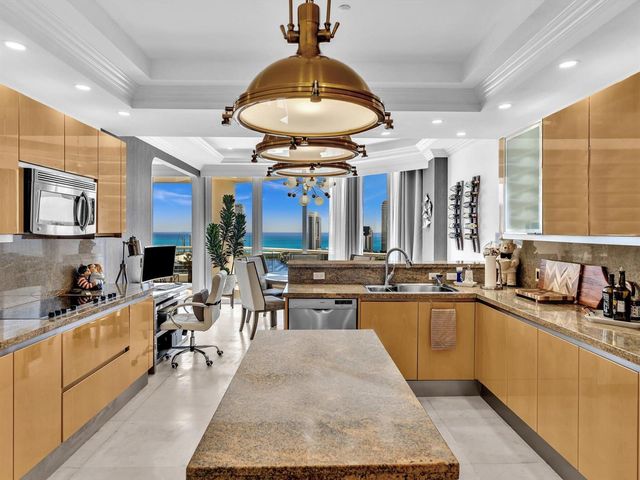 7000 Island Boulevard Ph-06, Aventura, FL 33160