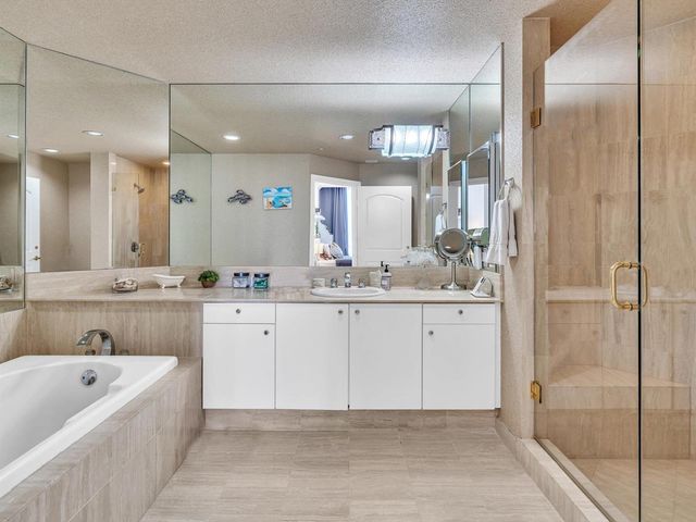 7000 Island Boulevard Ph-06, Aventura, FL 33160