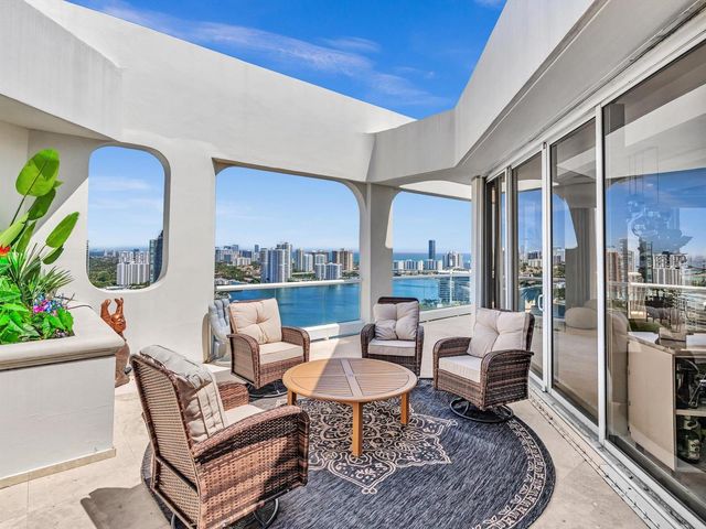 7000 Island Boulevard Ph-06, Aventura, FL 33160