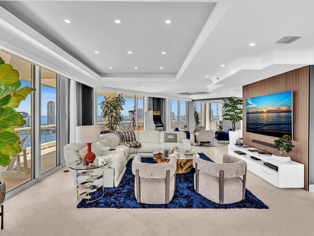 7000 Island Boulevard Ph-06, Aventura, FL 33160