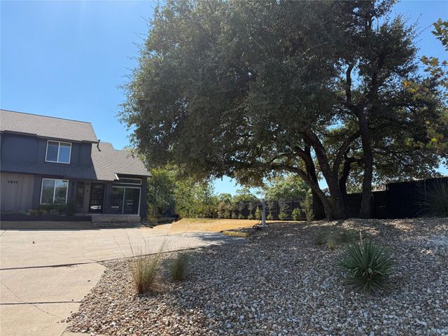 1911 Albury CV B, Austin, TX 78758