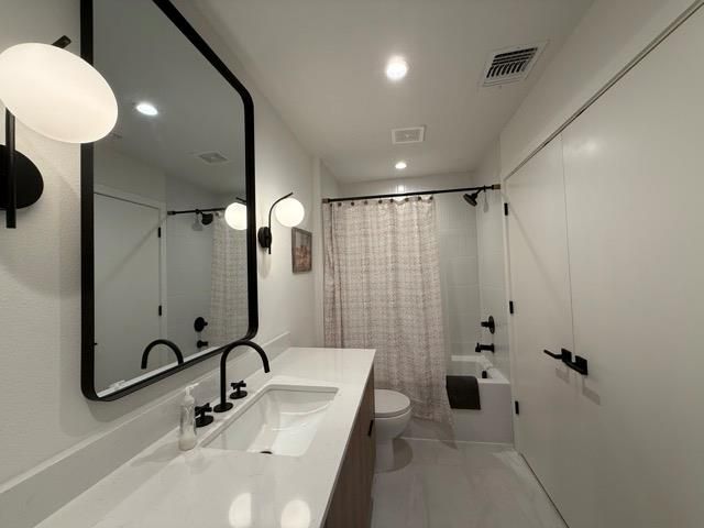 1911 Albury CV B, Austin, TX 78758