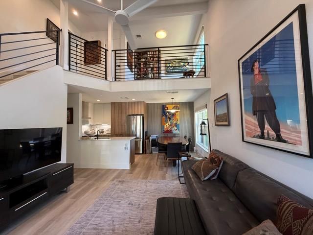 1911 Albury CV B, Austin, TX 78758