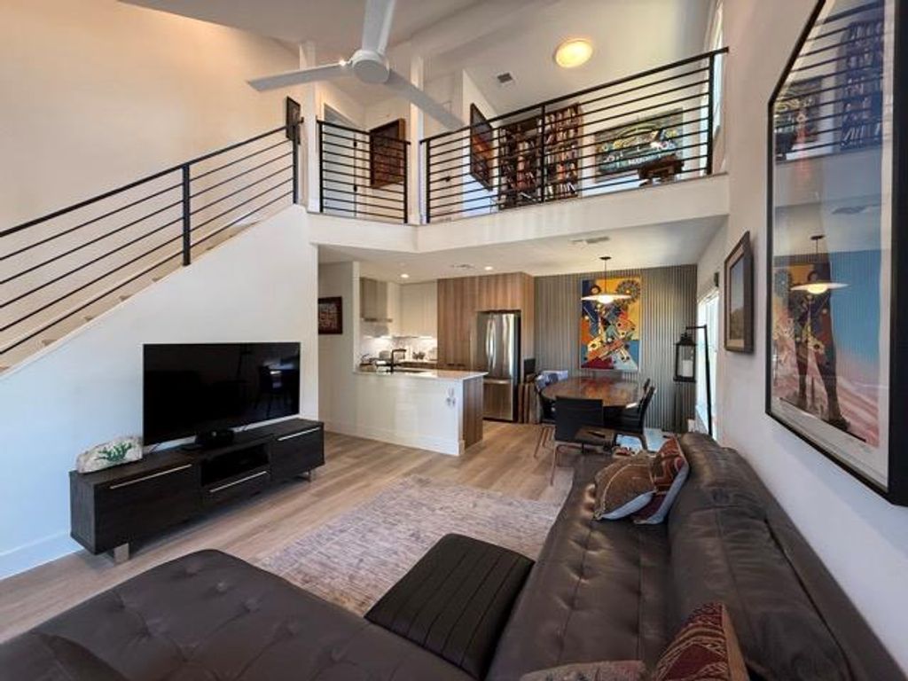 1911 Albury CV B, Austin, TX 78758