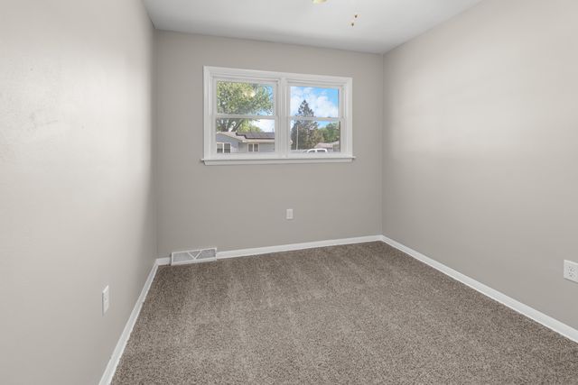 1004 Joy Street, Cedar Falls, IA 50613