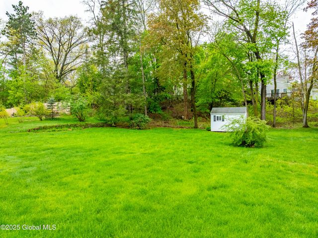 1 Appletree Lane, Colonie, NY 12110