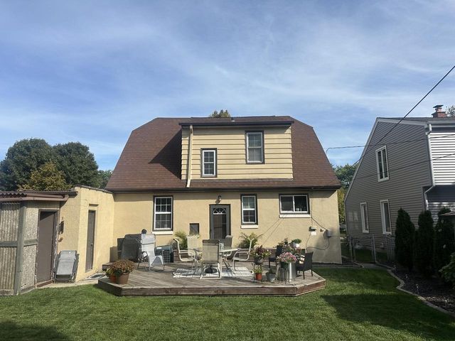 331 N 111th STREET, Wauwatosa, WI 53226