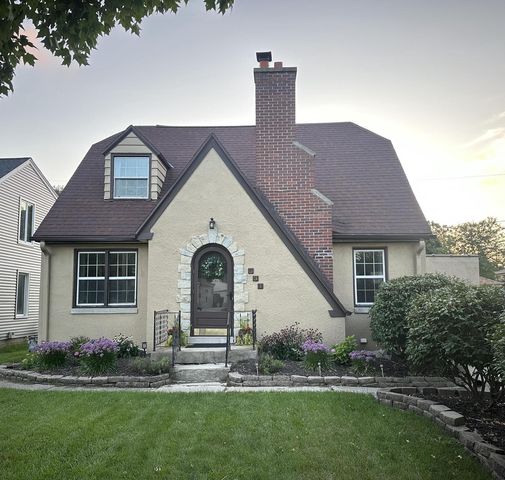 331 N 111th STREET, Wauwatosa, WI 53226
